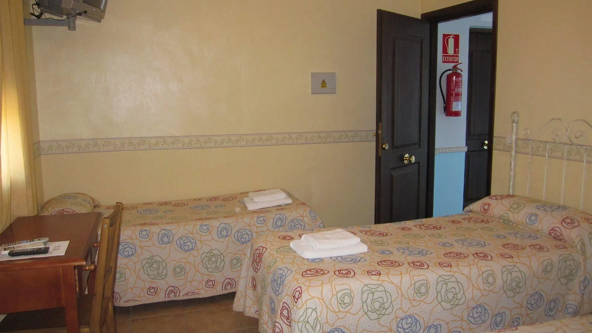 Venta De Abajo Apartment El Castillo de las Guardas